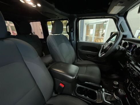Used 2023 Jeep Wrangler Unlimited w/ Cold Weather Group AWD/4WD image 32