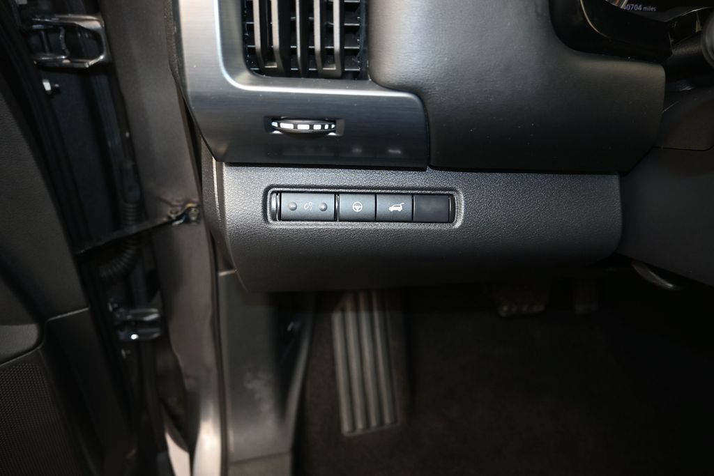 Used 2025 Nissan Pathfinder SL AWD/4WD image 12