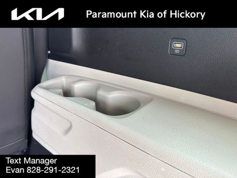 Used 2024 Kia Carnival LX FWD image 14