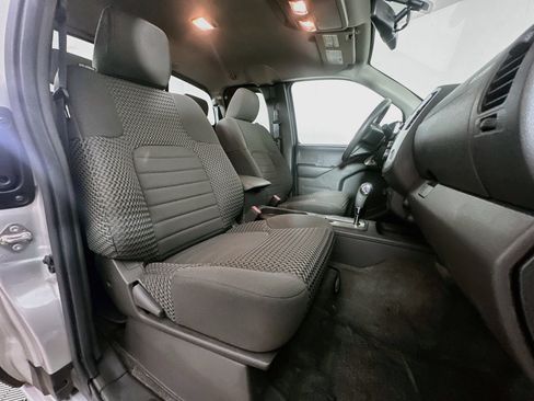 Used 2017 Nissan Frontier SV w/ SV Value Truck Package AWD/4WD image 26