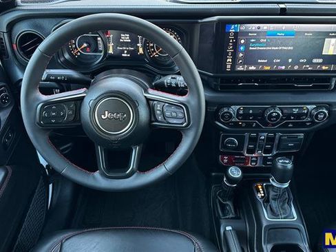 Used 2024 Jeep Wrangler Unlimited Rubicon w/ Technology Group image 17