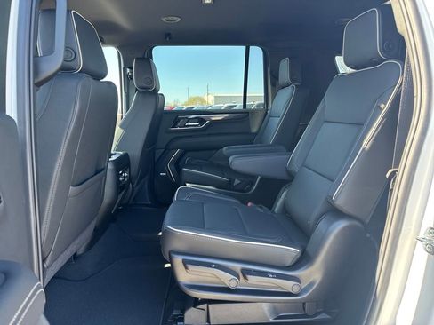 New 2026 GMC Yukon XL Elevation image 14