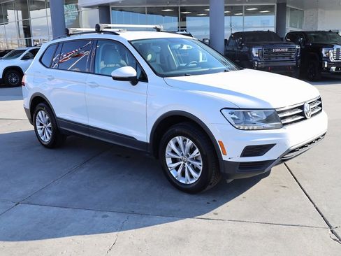 Used 2020 Volkswagen Tiguan S image 8