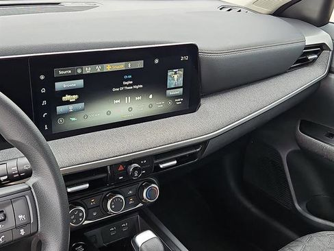 Used 2025 Nissan Kicks SV FWD image 17