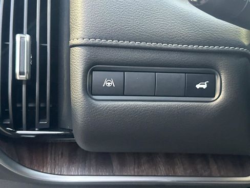 New 2026 Nissan Armada SL w/ Captain's Chari Seat Package image 32