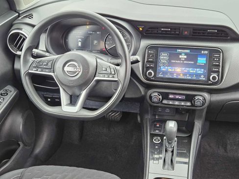 Used 2022 Nissan Kicks SV FWD image 25