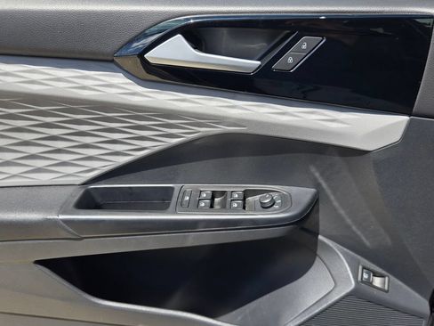 Certified 2023 Volkswagen Taos S FWD image 23