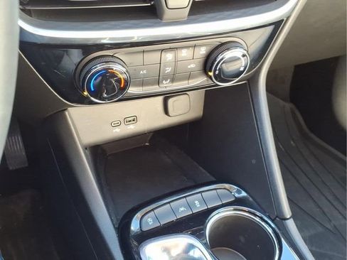 Used 2024 Buick Encore GX Sport Touring image 23