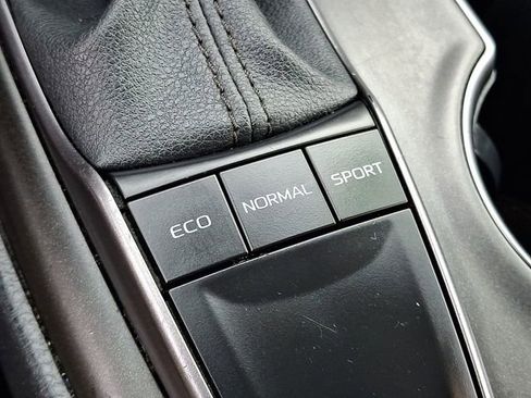 Used 2023 Toyota Camry SE FWD image 23