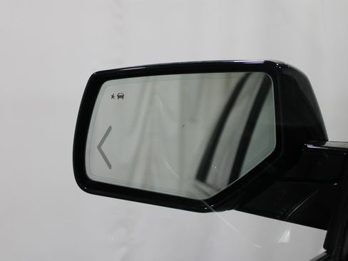 Used 2020 Chevrolet Suburban Premier image 14