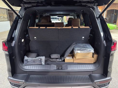 Used 2026 Lexus LX 600 4WD w/ Luxury Package image 37