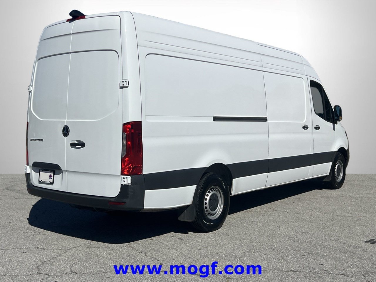 Used 2025 Mercedes-Benz Sprinter 2500 image 3