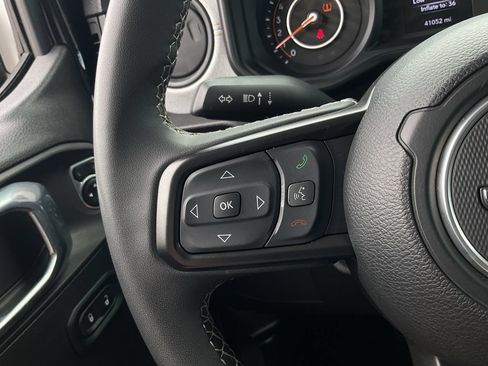 Used 2025 Jeep Wrangler Unlimited Sport AWD/4WD image 30