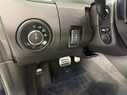 Used 2013 Ford Taurus SHO image 15