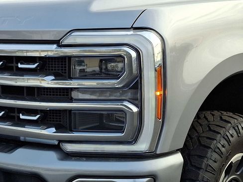 Certified 2023 Ford F250 Platinum w/ Tremor Off-Road Package image 8