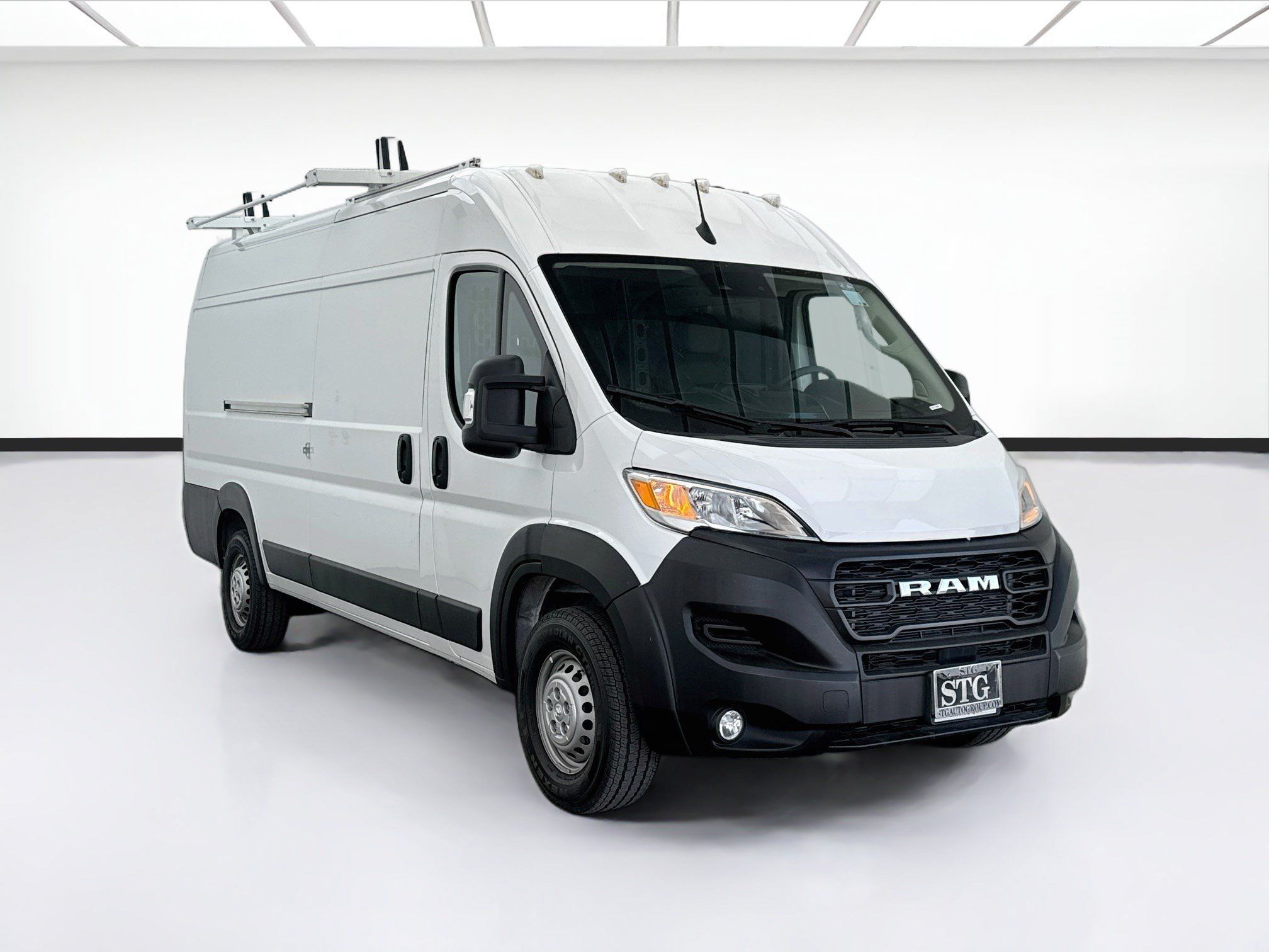 Used 2024 RAM ProMaster 3500 w/ Convenience Group FWD image 3