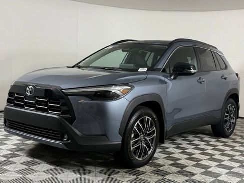 Used 2026 Toyota Corolla Cross XLE w/ Convenience Package FWD image 2