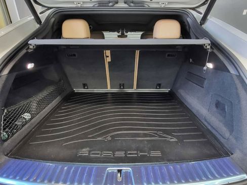 Used 2023 Porsche Cayenne Platinum Edition image 8