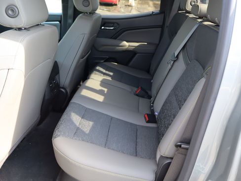 Used 2024 Chevrolet Colorado ZR2 AWD/4WD image 34