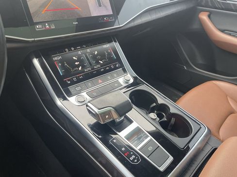 Used 2022 Audi Q8 Premium Plus image 15