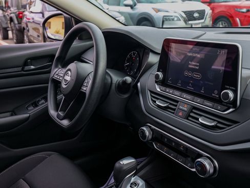 Used 2025 Nissan Altima 2.5 S image 19