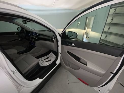 Used 2021 Hyundai Tucson Value FWD image 23