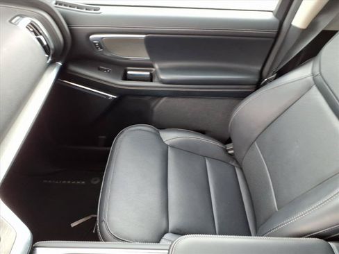 Certified 2025 Ford Expedition Platinum AWD/4WD image 16