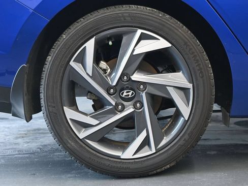 Certified 2025 Hyundai Elantra Sport FWD image 9