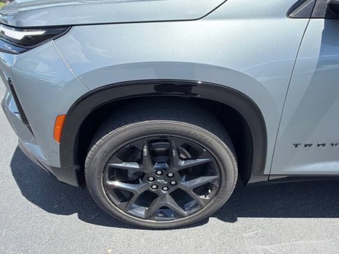 Used 2024 Chevrolet Traverse RS FWD image 14