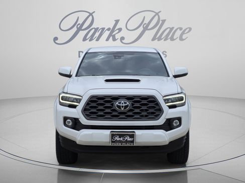 Used 2021 Toyota Tacoma TRD Sport w/ Technology Package AWD/4WD image 8