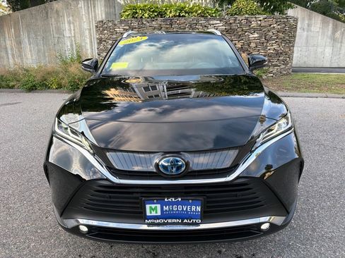 Used 2024 Toyota Venza XLE AWD/4WD image 10