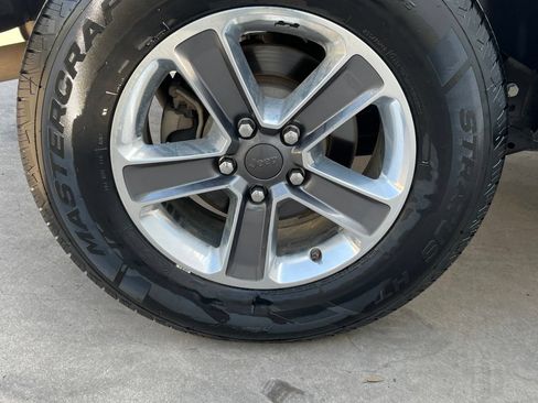 Used 2021 Jeep Wrangler Unlimited Sahara AWD/4WD image 25