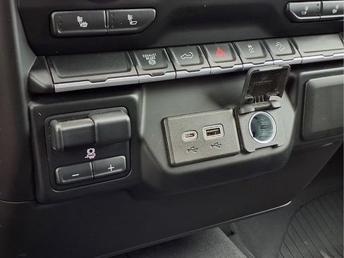 Certified 2022 Chevrolet Silverado 3500 LT w/ Convenience Package AWD/4WD image 10