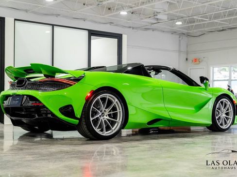 Used 2026 McLaren 750S Spider RWD image 5