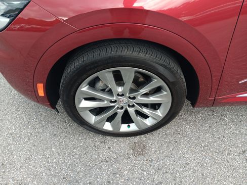 Used 2023 Buick Envision Avenir FWD image 2