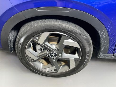 Used 2024 Hyundai Venue SEL FWD image 32