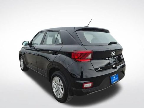 Used 2025 Hyundai Venue SE FWD image 7
