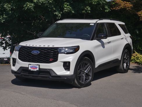 Certified 2025 Ford Explorer ST AWD/4WD image 2
