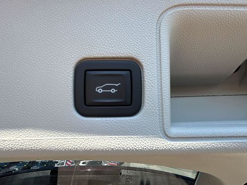 Used 2023 GMC Terrain Denali w/ Denali Premium Package AWD/4WD image 35