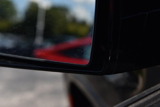 Used 2023 Jeep Wagoneer L Series II AWD/4WD image 11