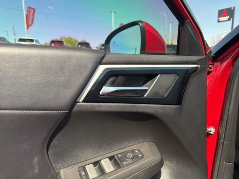 Used 2022 Mitsubishi Outlander SE AWD/4WD image 13