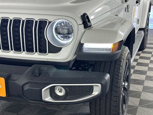Certified 2025 Jeep Wrangler Unlimited Sahara AWD/4WD image 40