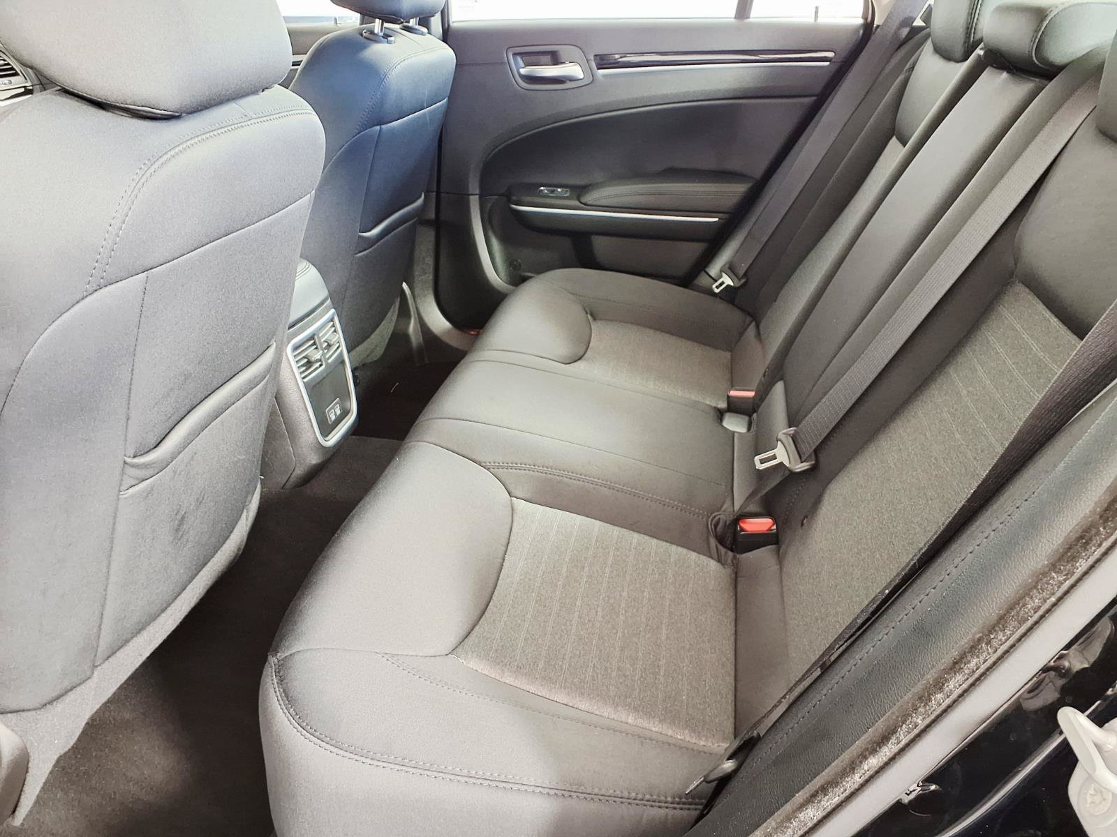 Used 2023 Chrysler 300 Touring RWD image 8