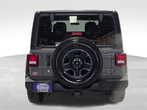 Used 2022 Jeep Wrangler Sport image 18
