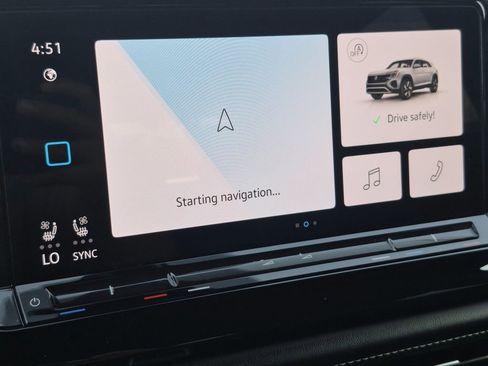 Used 2024 Volkswagen Atlas Cross Sport SE image 21