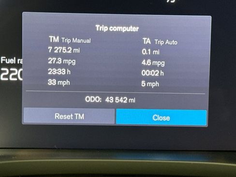 Used 2024 Volvo XC60 B5 Plus AWD/4WD image 10