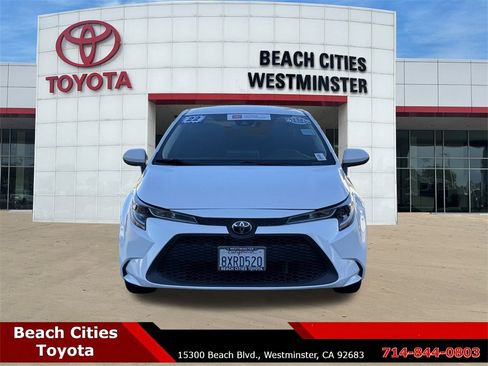 Certified 2022 Toyota Corolla LE image 4