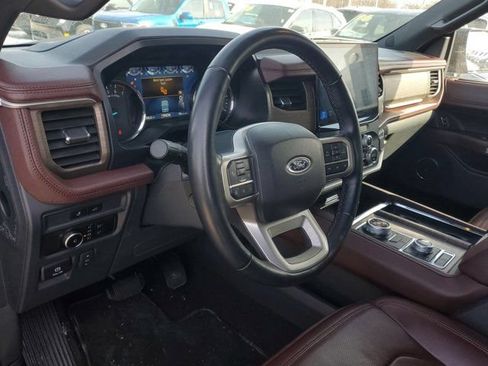 Used 2023 Ford Expedition Limited AWD/4WD image 4