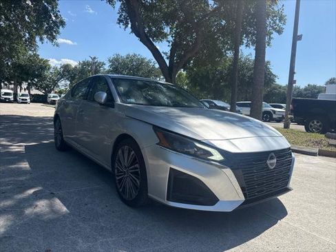 Used 2023 Nissan Altima 2.5 SL FWD image 4