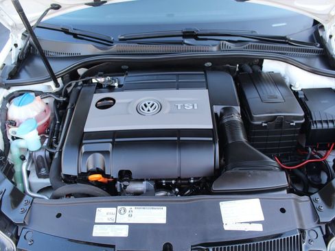 Used 2012 Volkswagen Golf 4-Door AWD/4WD image 31